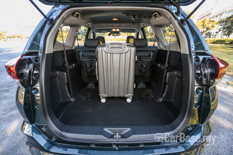 Perodua Aruz D38L (2019) Interior