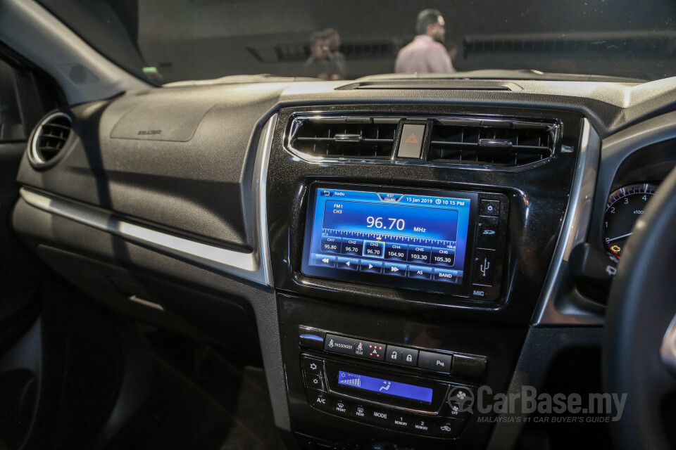 Perodua Aruz D38L (2019) Interior