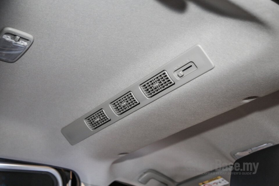 Perodua Aruz D38L (2019) Interior