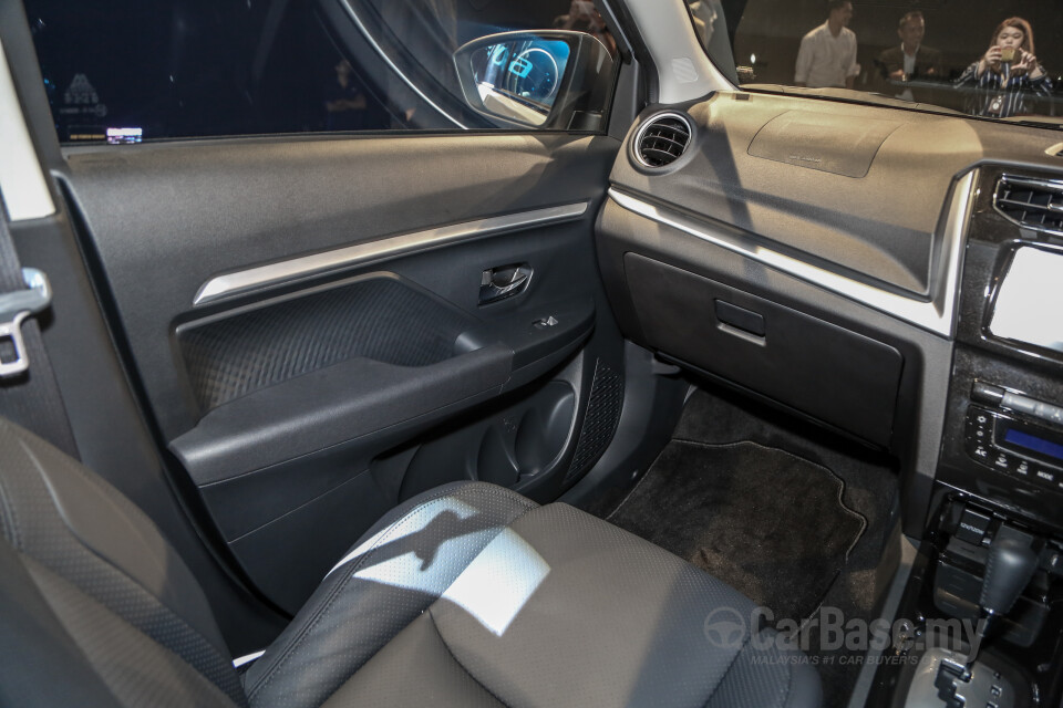 Perodua Aruz D38L (2019) Interior