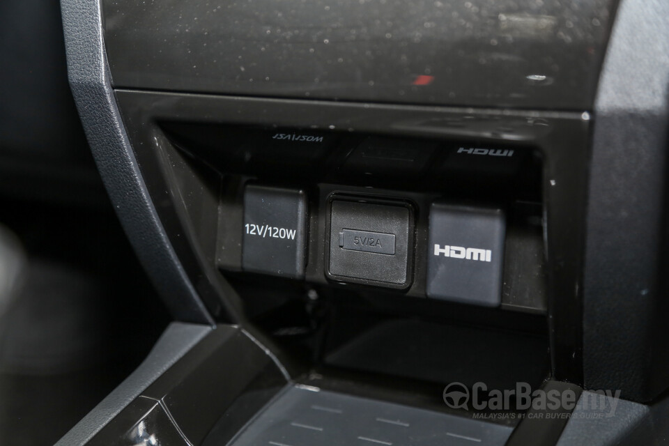 Perodua Aruz D38L (2019) Interior