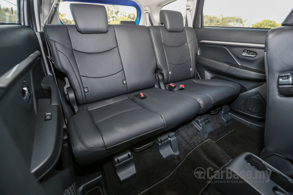 Perodua Aruz D38L (2019) Interior