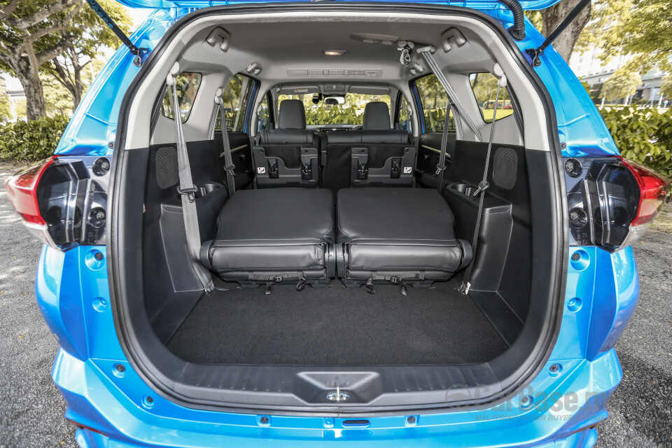 Perodua Aruz D38L (2019) Interior