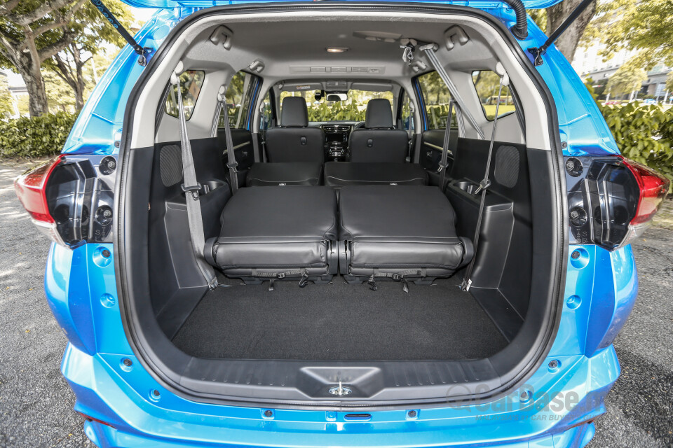 Perodua Aruz D38L (2019) Interior