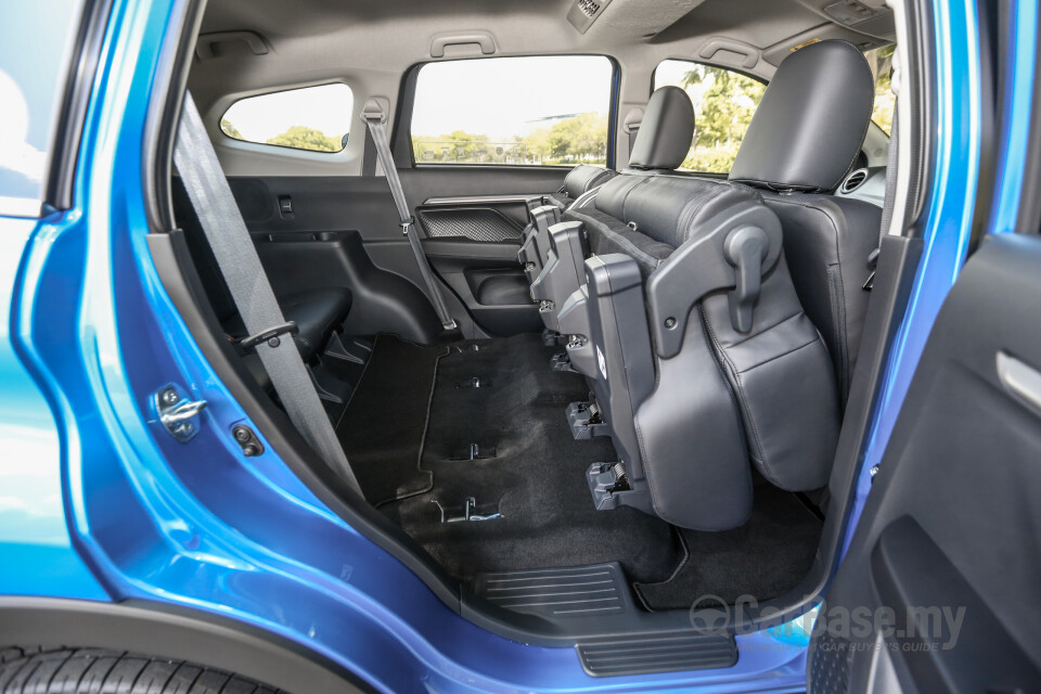 Perodua Aruz D38L (2019) Interior