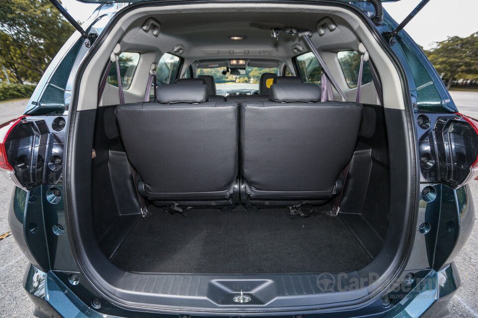 Perodua Aruz D38L (2019) Interior