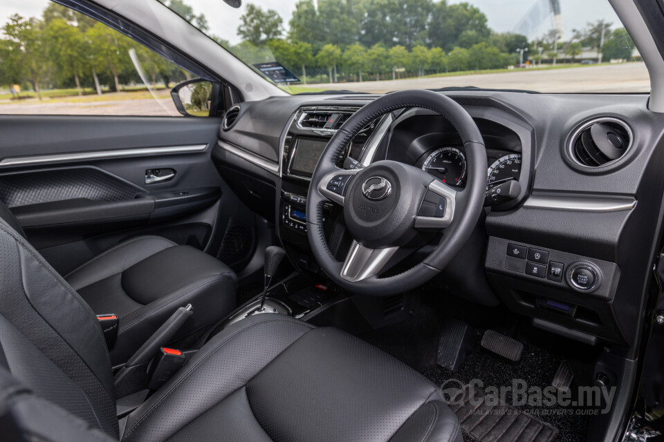 Perodua Aruz D38L (2019) Interior