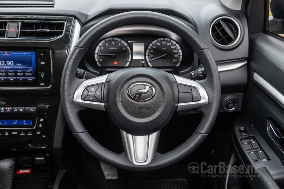 Perodua Aruz D38L (2019) Interior