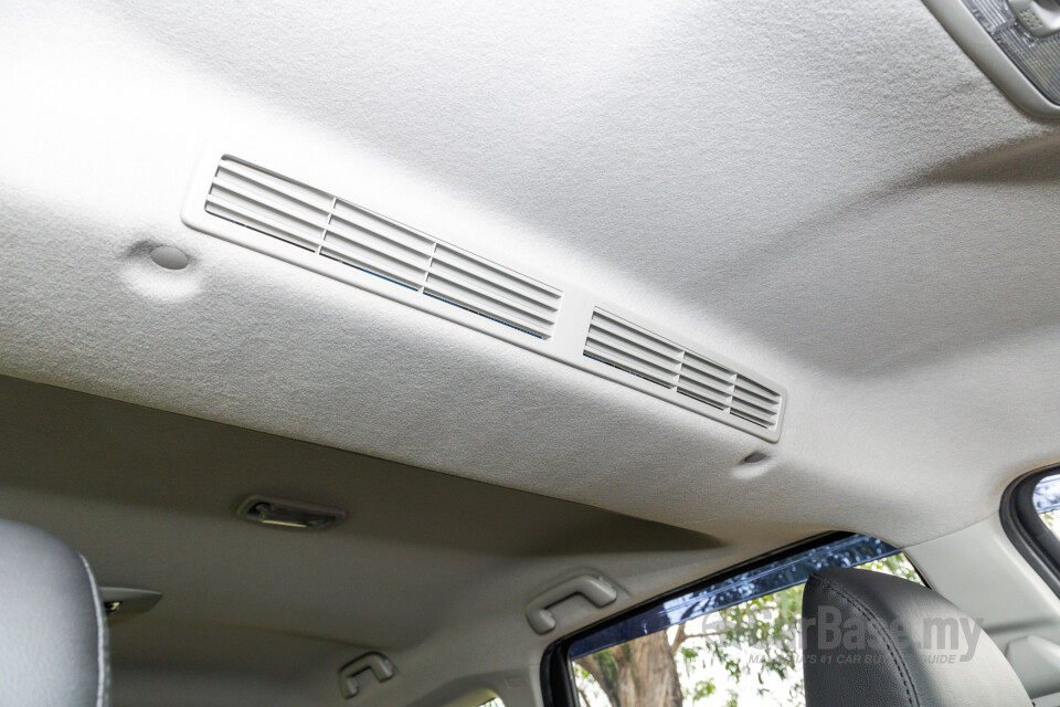 Perodua Aruz D38L (2019) Interior