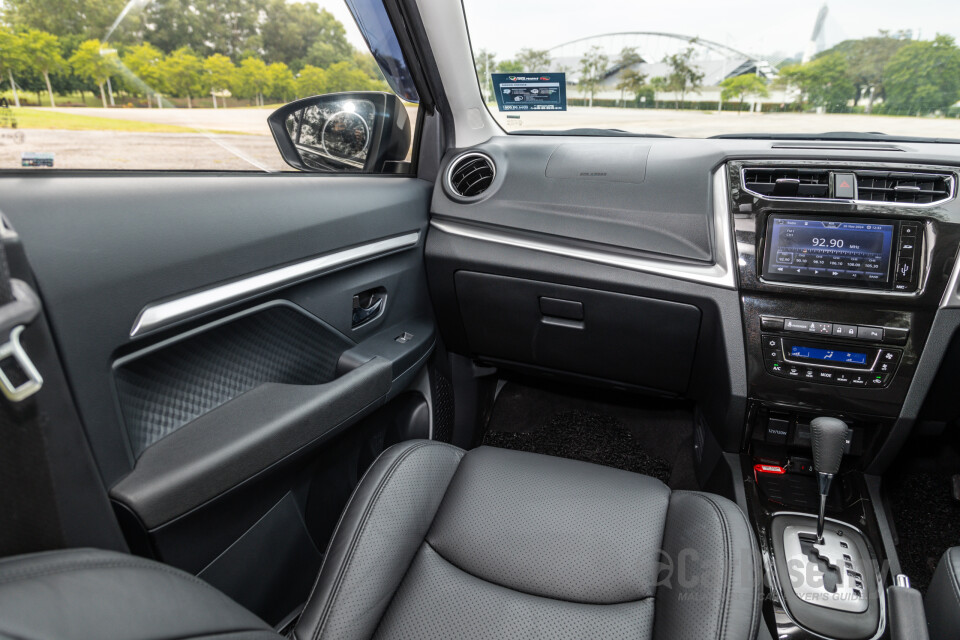 Perodua Aruz D38L (2019) Interior