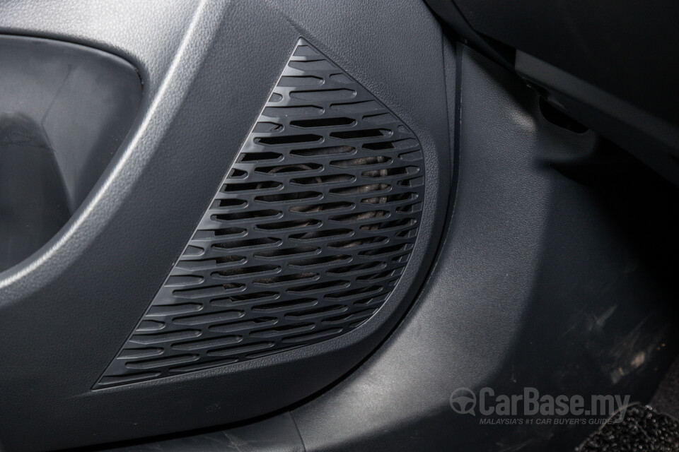 Perodua Aruz D38L (2019) Interior