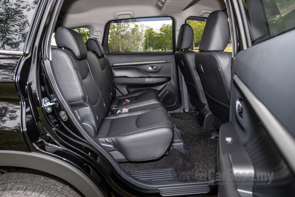Perodua Aruz D38L (2019) Interior