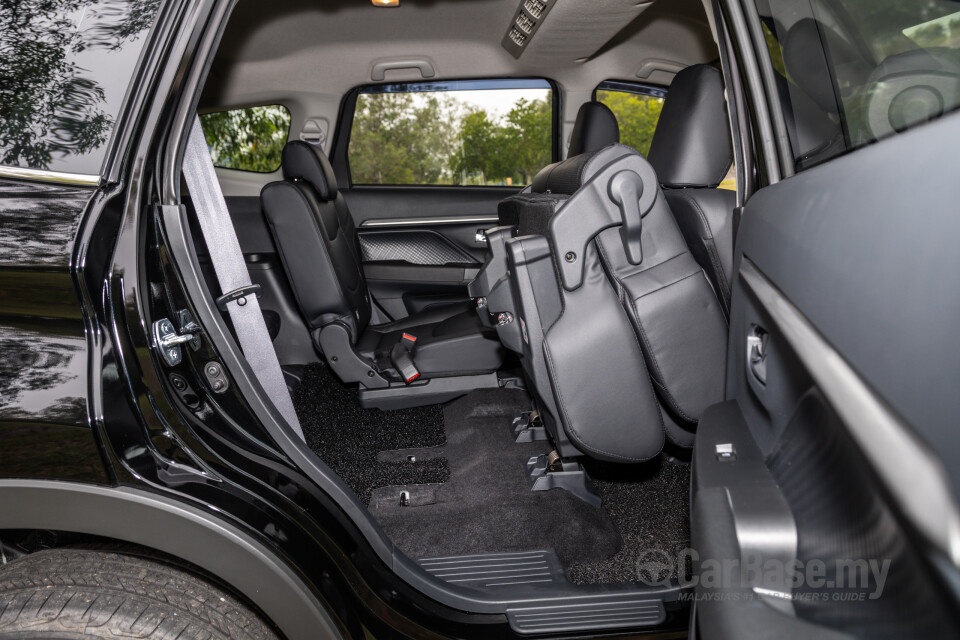Perodua Aruz D38L (2019) Interior