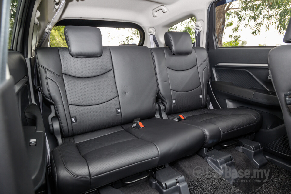 Perodua Aruz D38L (2019) Interior