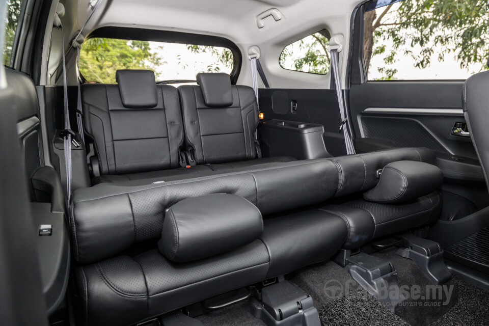 Perodua Aruz D38L (2019) Interior