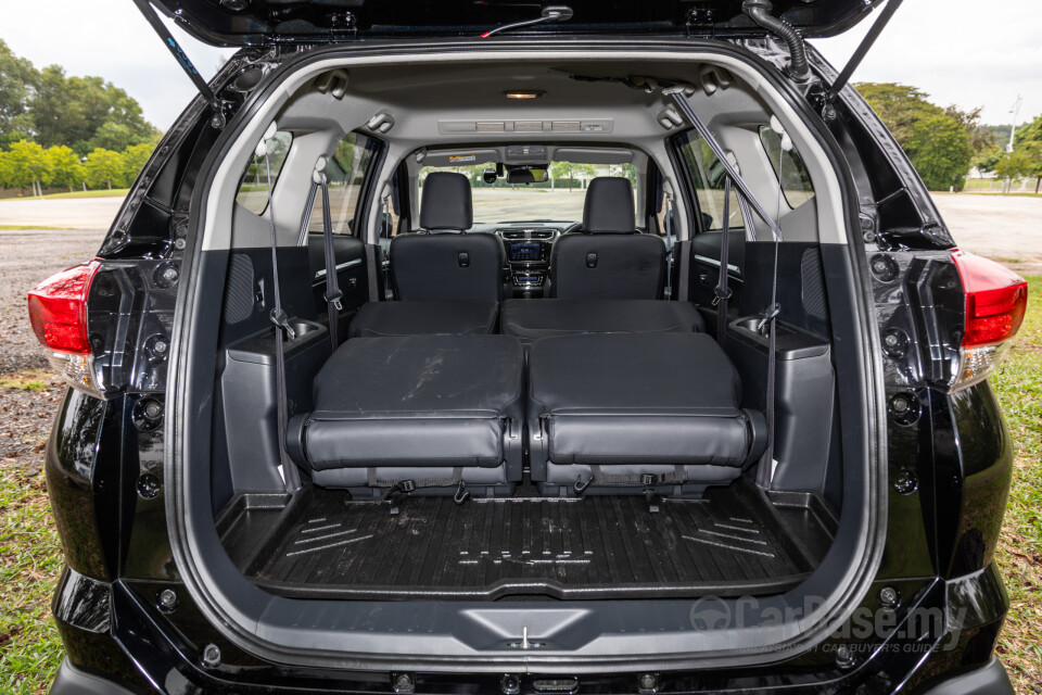 Perodua Aruz D38L (2019) Interior