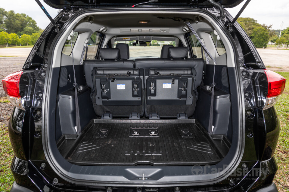 Perodua Aruz D38L (2019) Interior