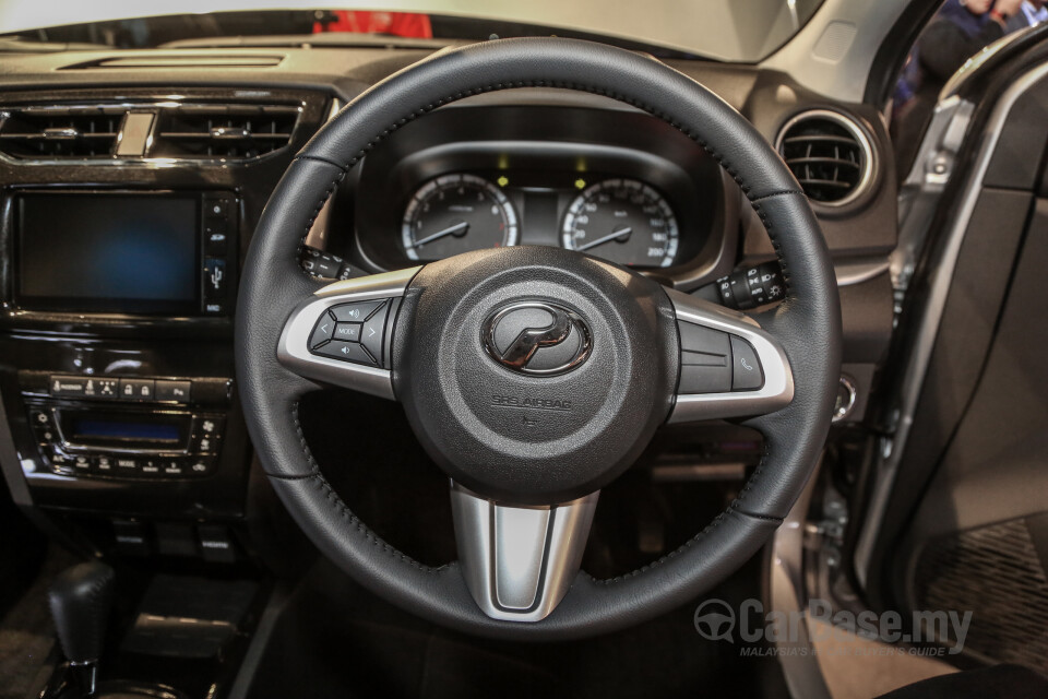 Perodua Aruz D38L (2019) Interior