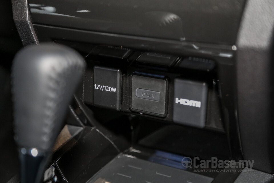Perodua Aruz D38L (2019) Interior