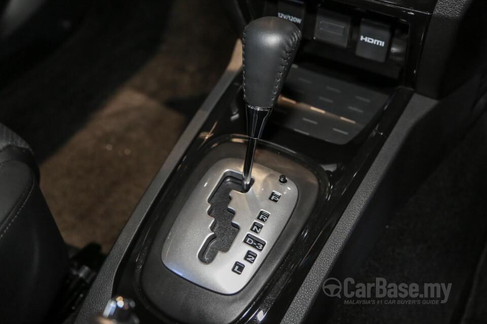 Perodua Aruz D38L (2019) Interior