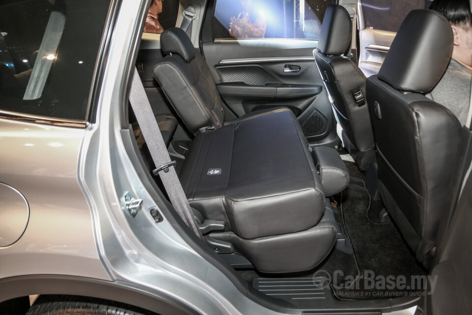 Perodua Aruz D38L (2019) Interior