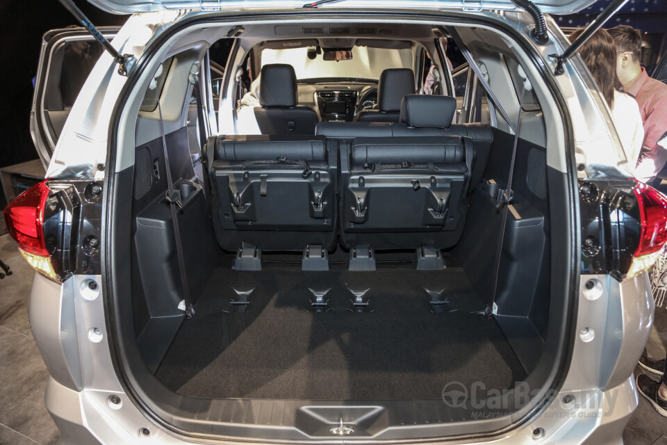 Perodua Aruz D38L (2019) Interior