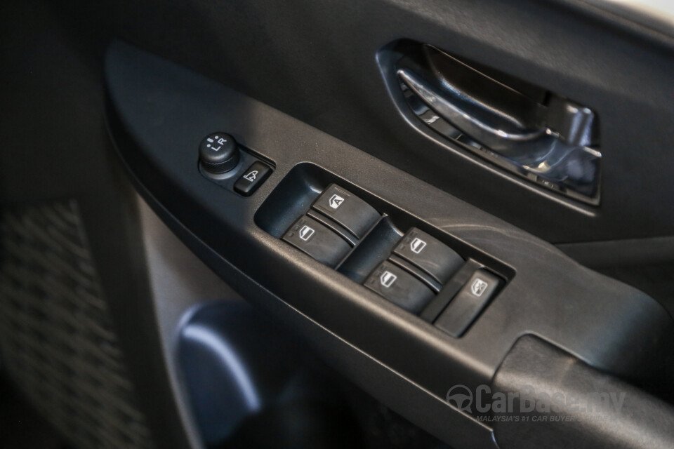 Perodua Aruz D38L (2019) Interior