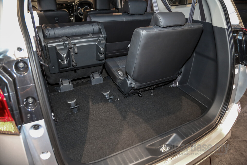 Perodua Aruz D38L (2019) Interior