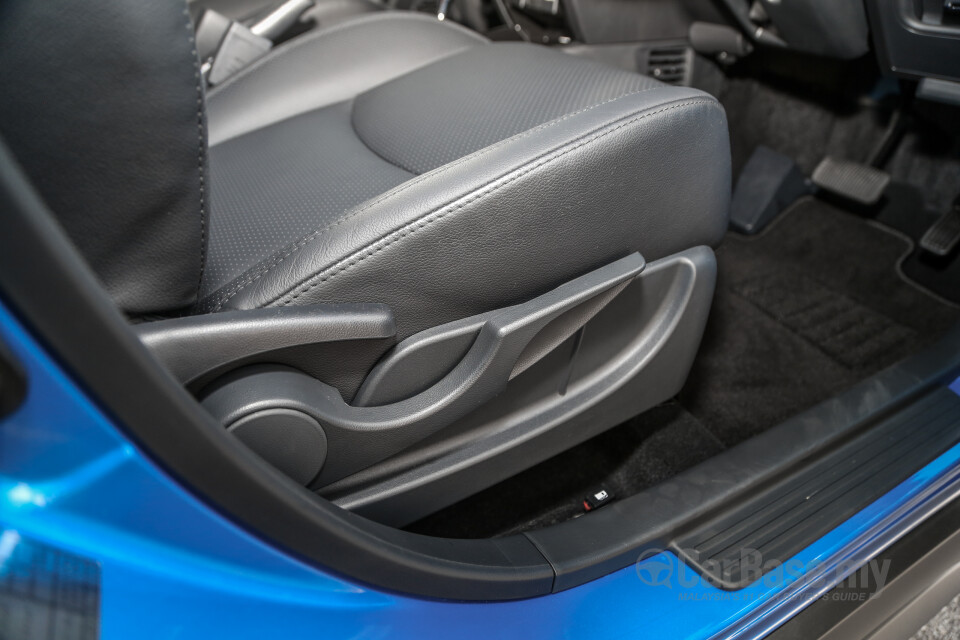 Perodua Aruz D38L (2019) Interior
