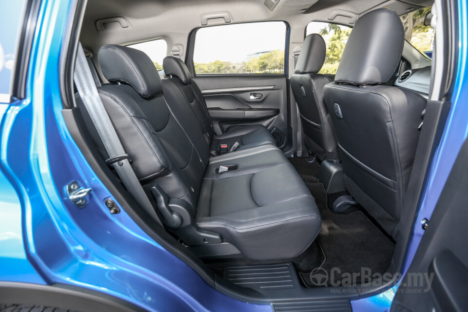 Perodua Aruz D38L (2019) Interior