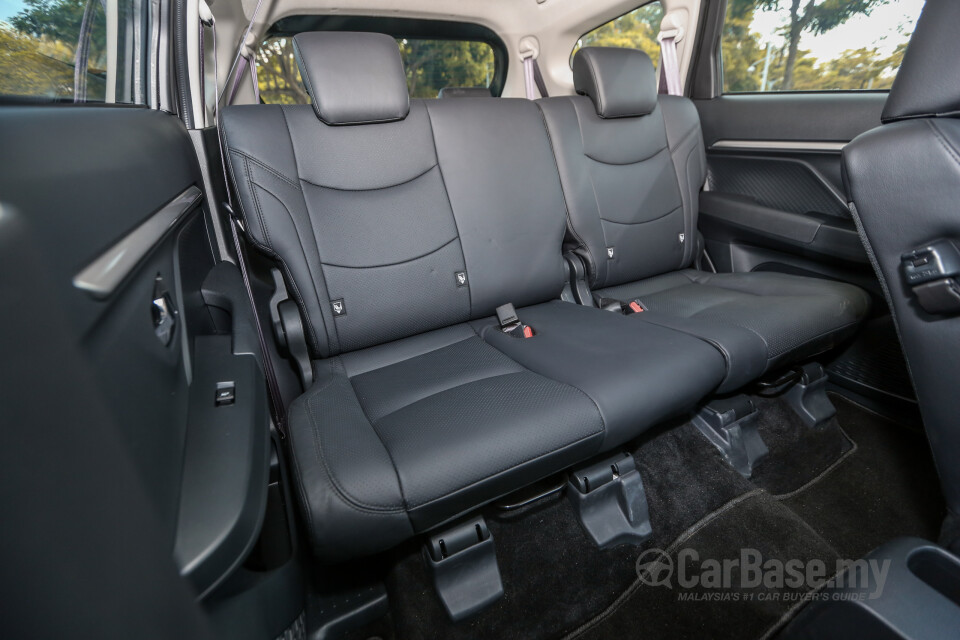 Perodua Aruz D38L (2019) Interior