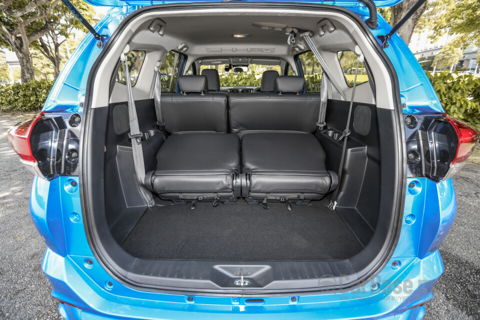 Perodua Aruz D38L (2019) Interior