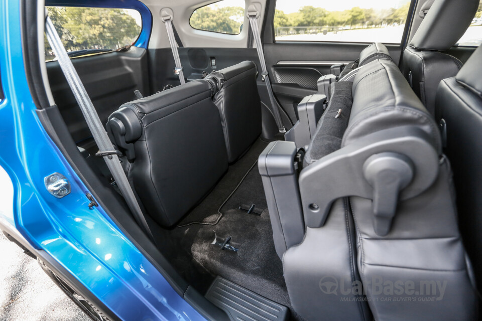 Perodua Aruz D38L (2019) Interior
