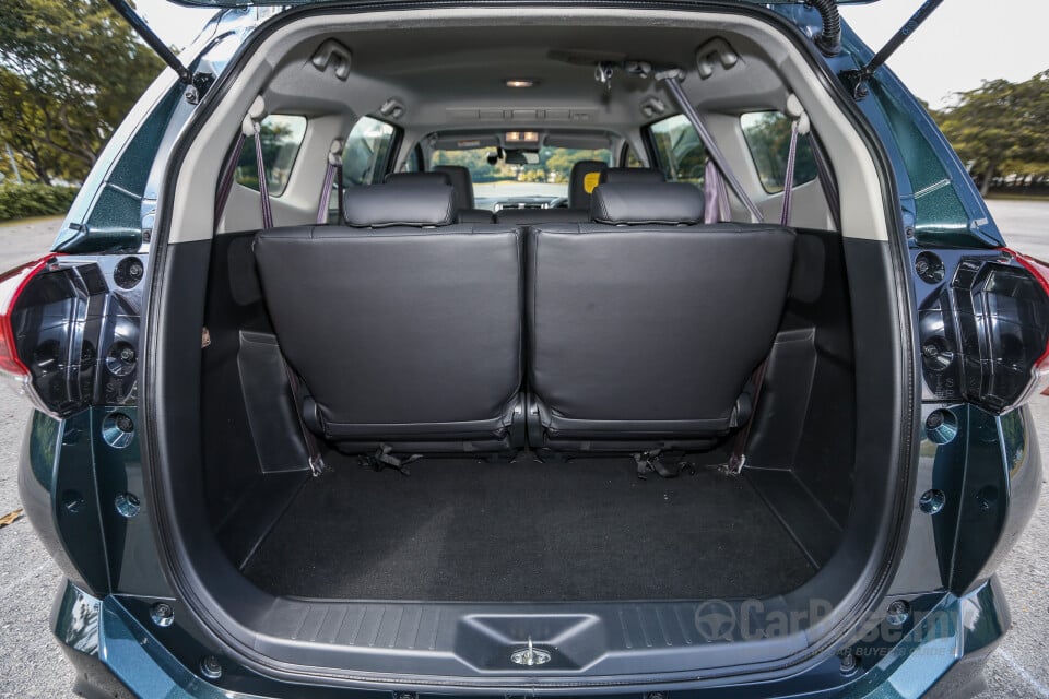 Perodua Aruz D38L (2019) Interior