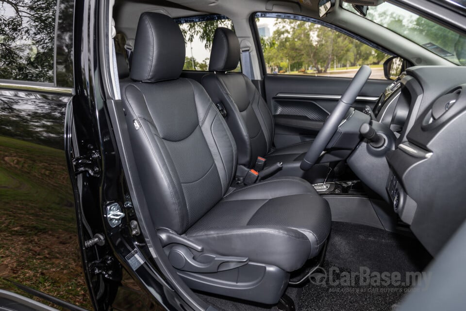Perodua Aruz D38L (2019) Interior