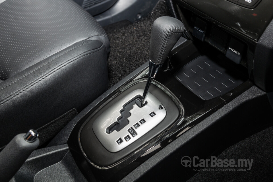 Perodua Aruz D38L (2019) Interior