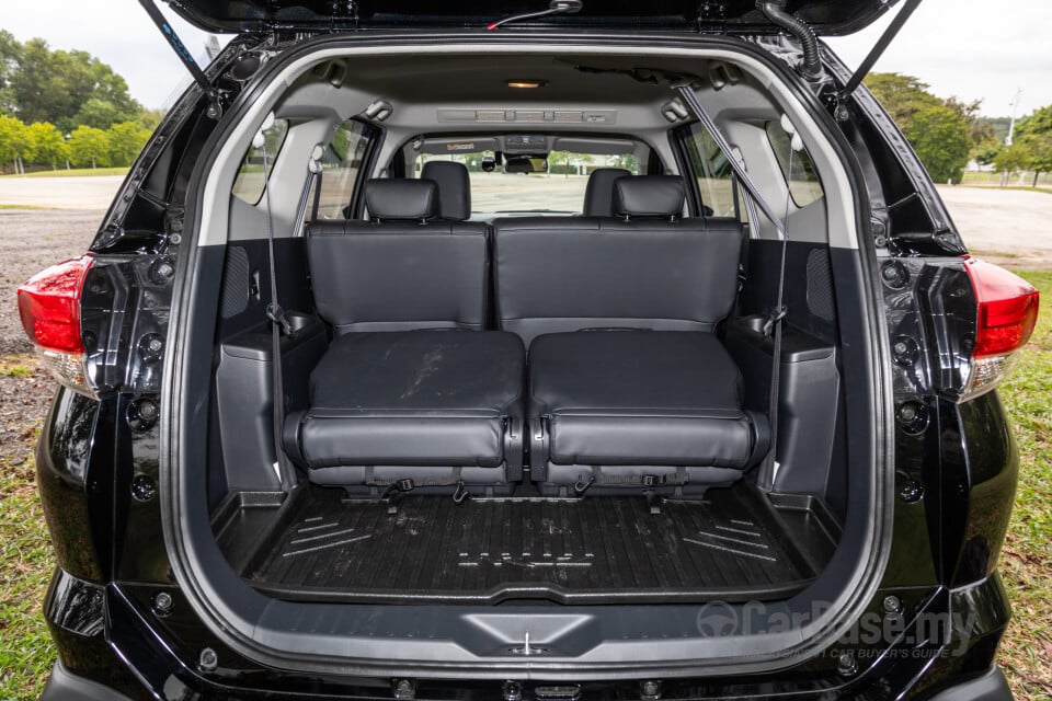 Perodua Aruz D38L (2019) Interior