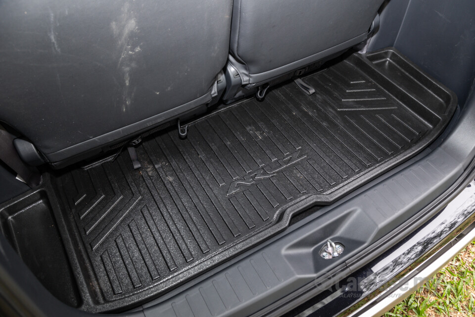 Perodua Aruz D38L (2019) Interior