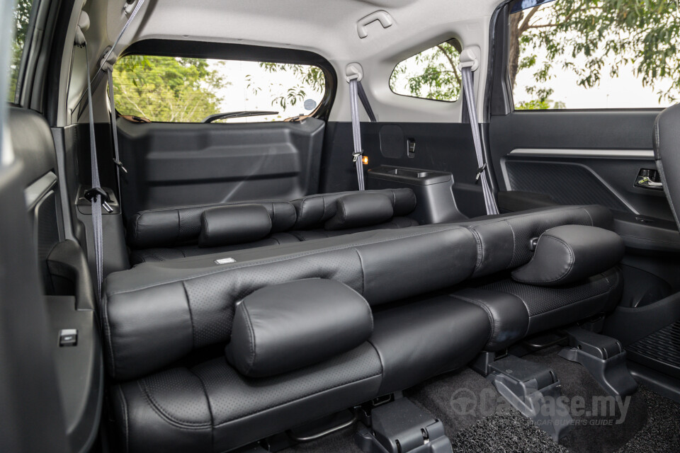 Perodua Aruz D38L (2019) Interior