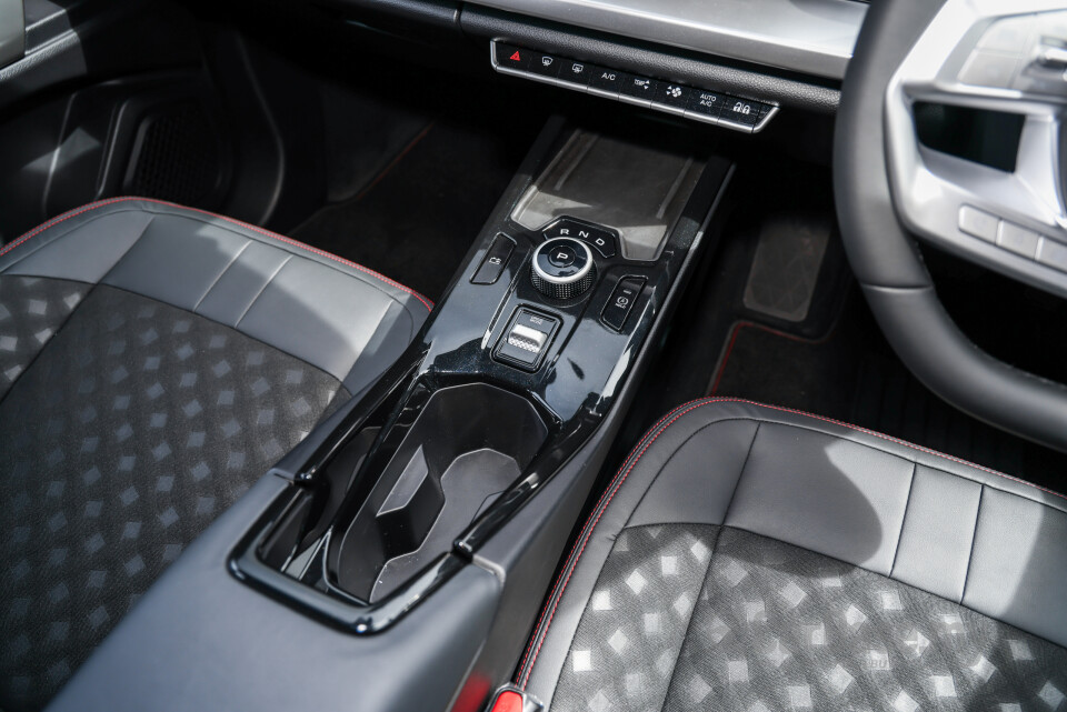 Perodua QV-E P01A (2025) Interior