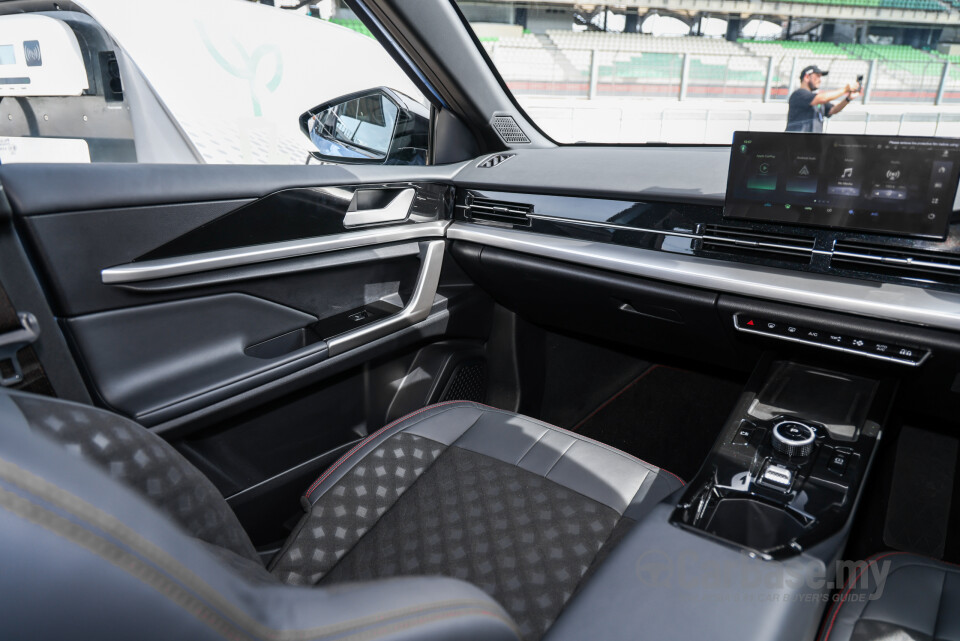Perodua QV-E P01A (2025) Interior