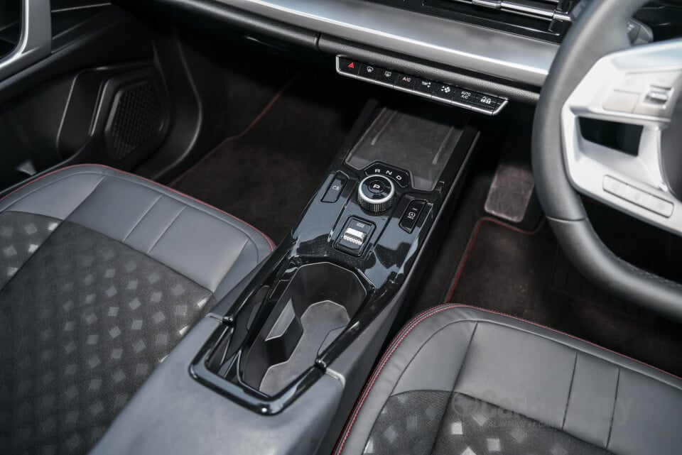 Perodua QV-E P01A (2025) Interior