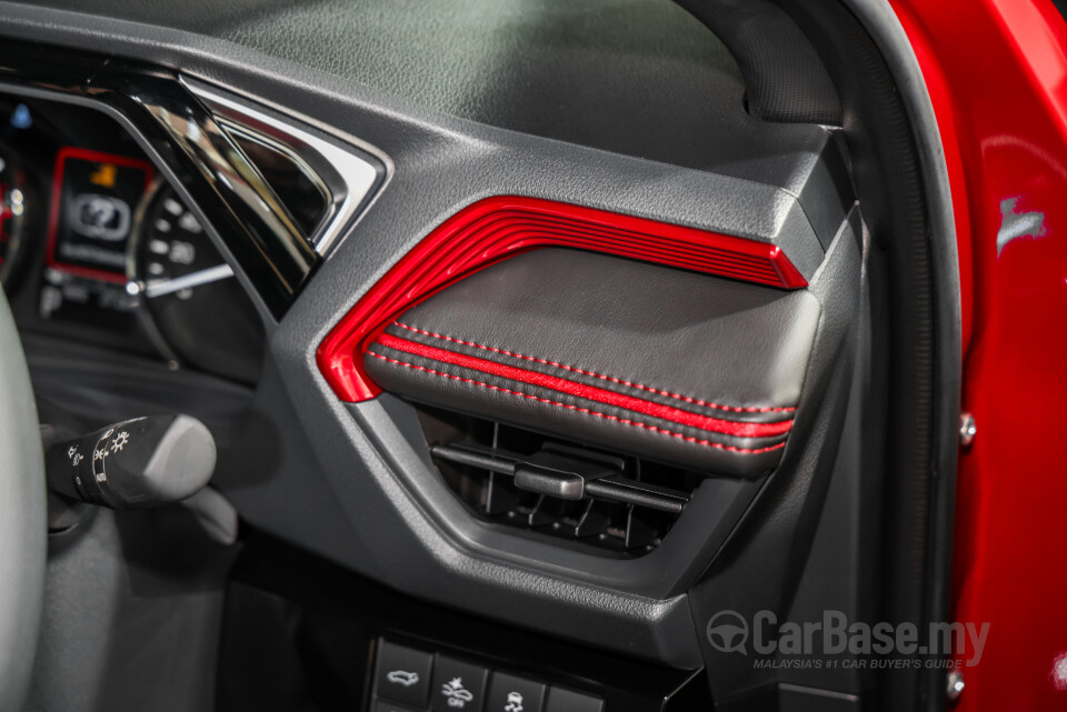 Perodua Traz D66B (2025) Interior