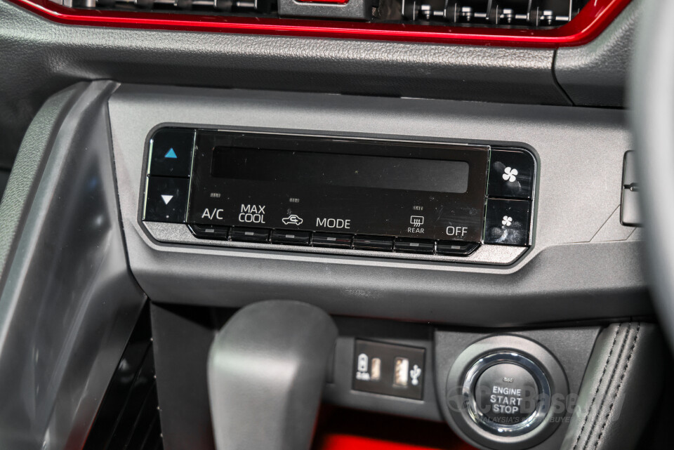Perodua Traz D66B (2025) Interior