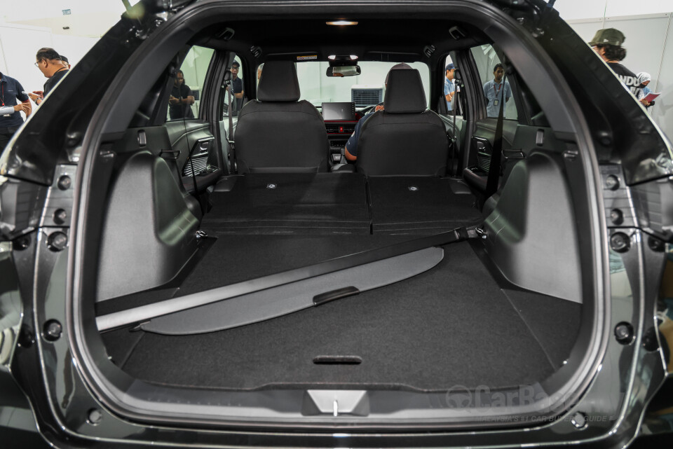 Perodua Traz D66B (2025) Interior