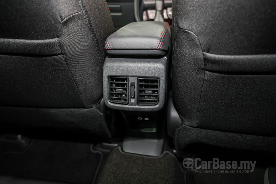 Perodua Traz D66B (2025) Interior