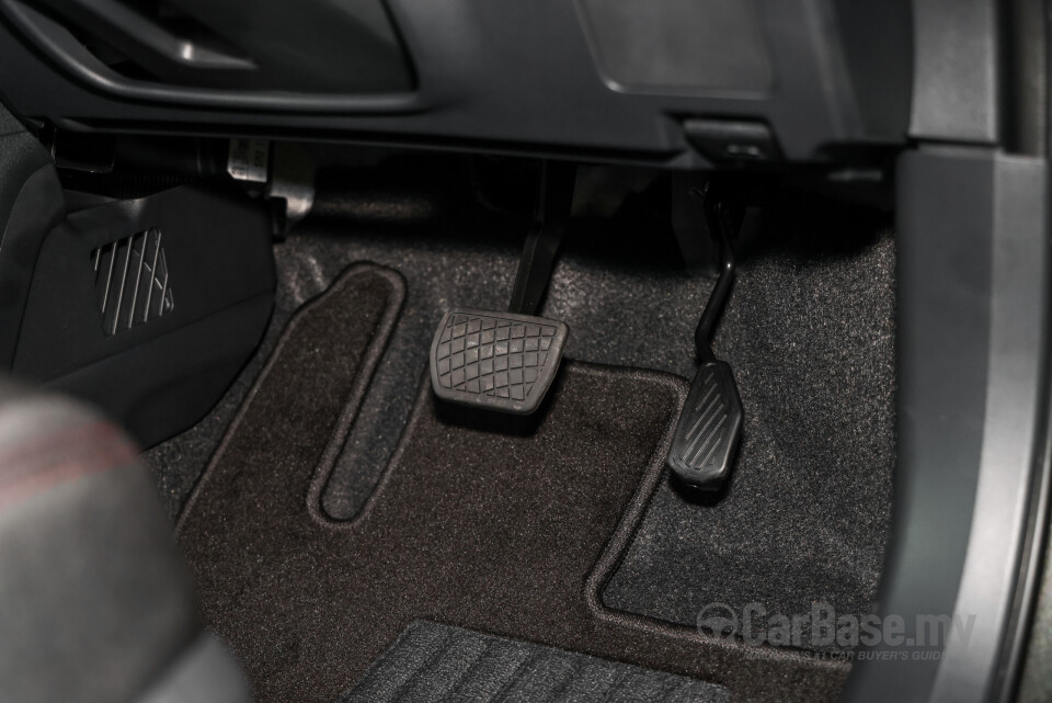 Perodua Traz D66B (2025) Interior