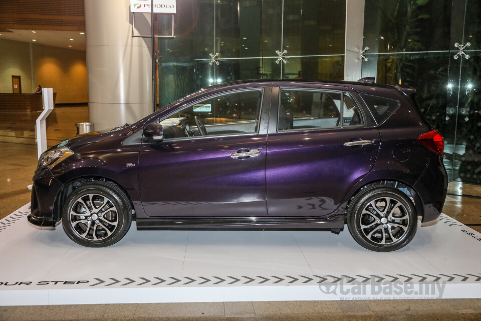 Nissan Grand Livina L11 Facelift (2013) Exterior