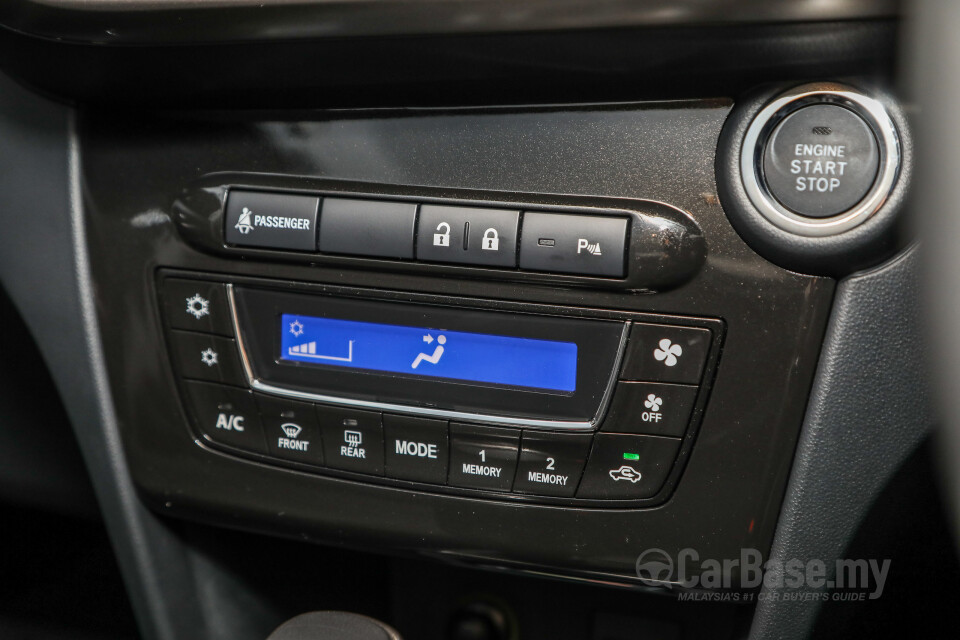 Toyota Fortuner AN160 (2016) Interior