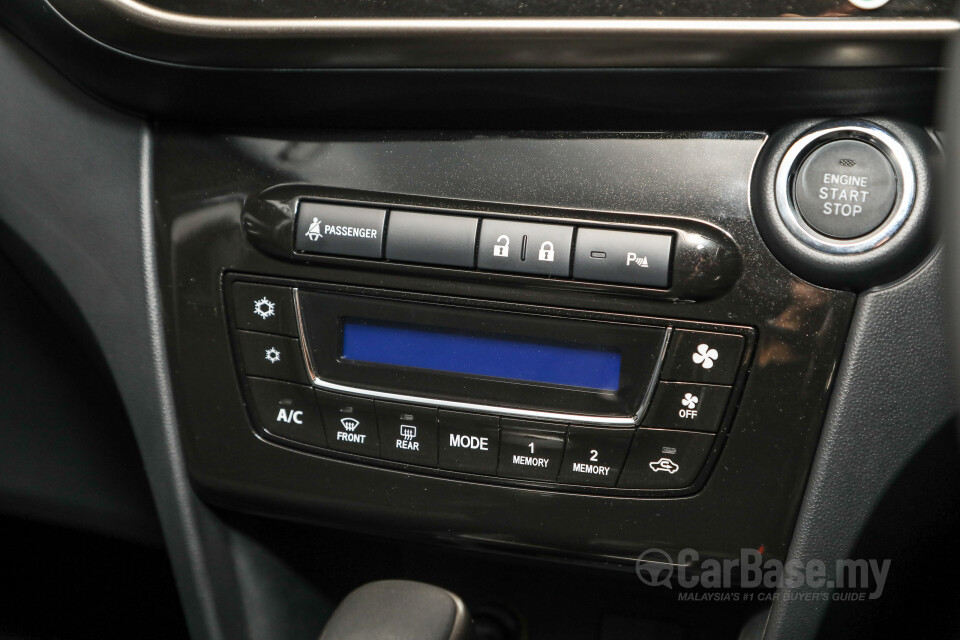 Nissan Navara D23 Facelift (2021) Interior